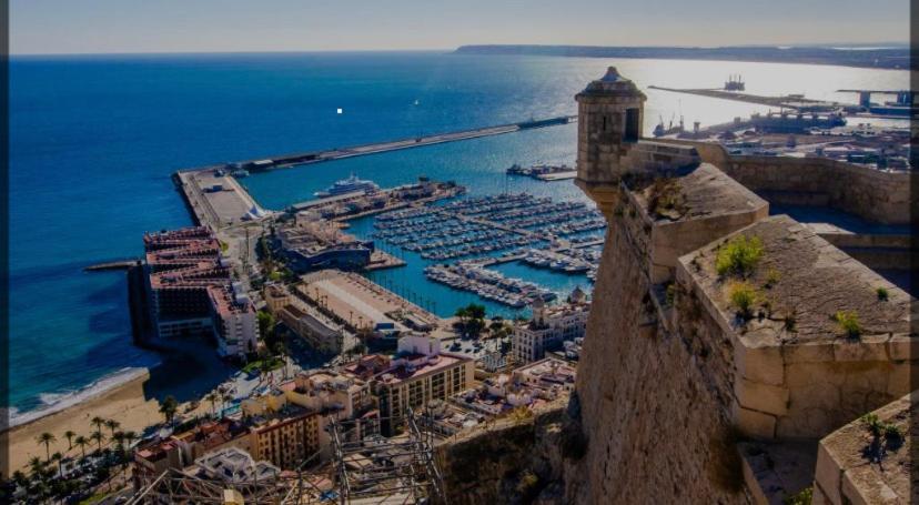 Casa de Férias Castle View Alicante